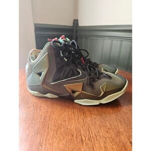 Nike LeBron 11 Kings‎ Pride 621712-700 Kids Basketball Shoes sneakers size 4.5Y